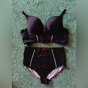 Torrid Ditsy Dot matching XO Push-up Bra Size 42B and High-waist panties Size 1